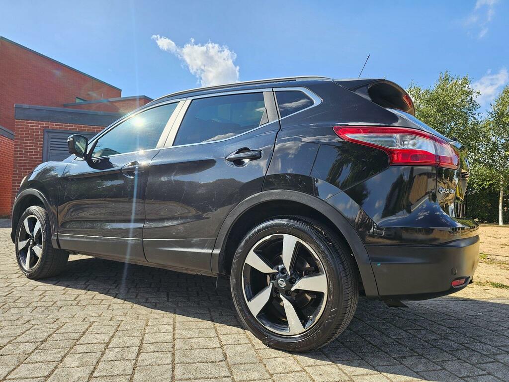 Nissan Qashqai 1.6 Dci Tekna Hatchback Red #30