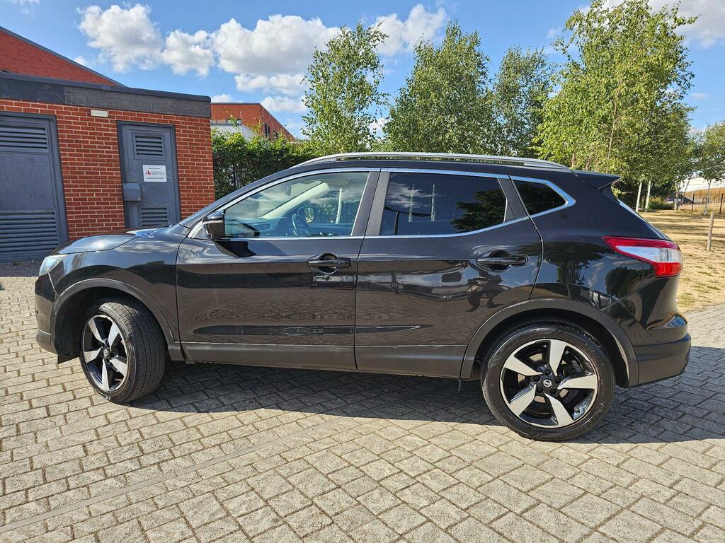 Nissan Qashqai 1.6 Dci Tekna Hatchback Red #33