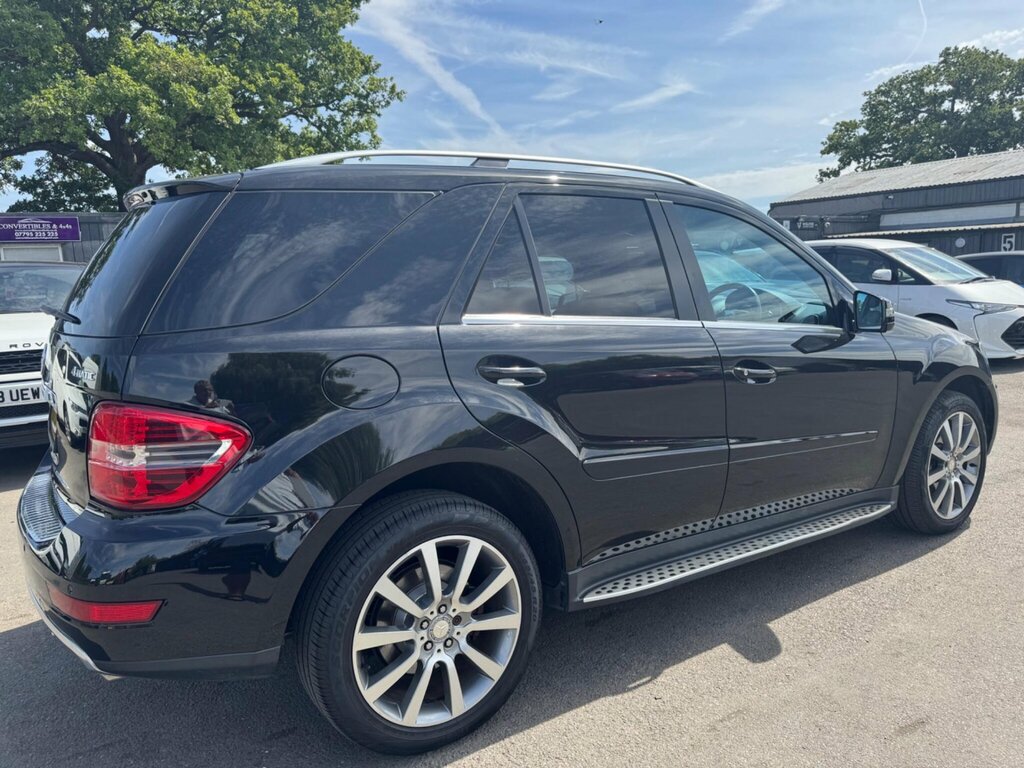 Mercedes-Benz M Class 3.0 Ml350 Cdi V6 Blueefficiency Grand Edition Suv Black #4