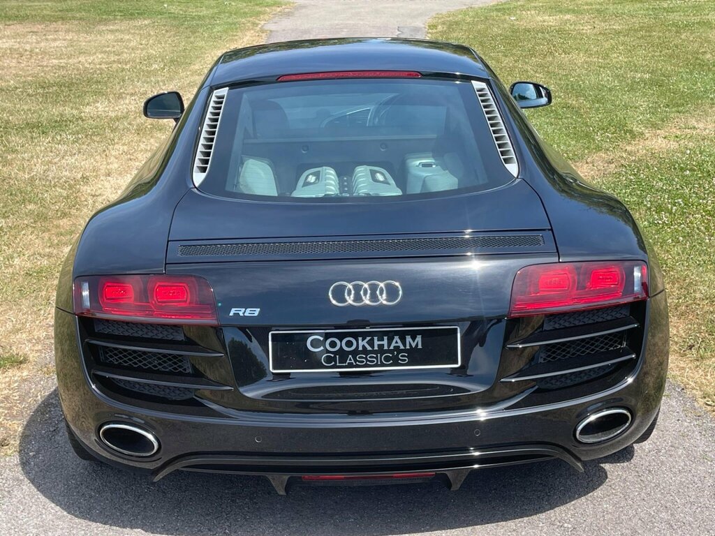 Audi R8  Black #16