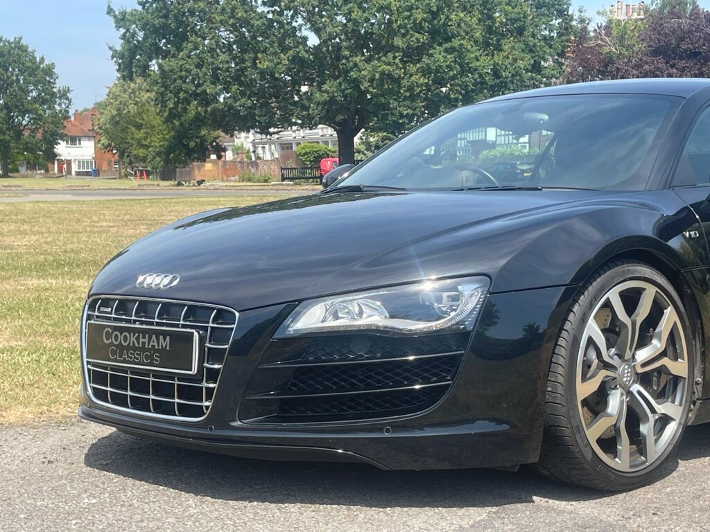Audi R8  Black #10