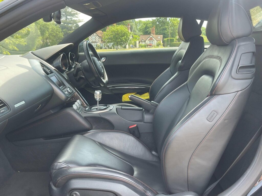 Audi R8  Black #40