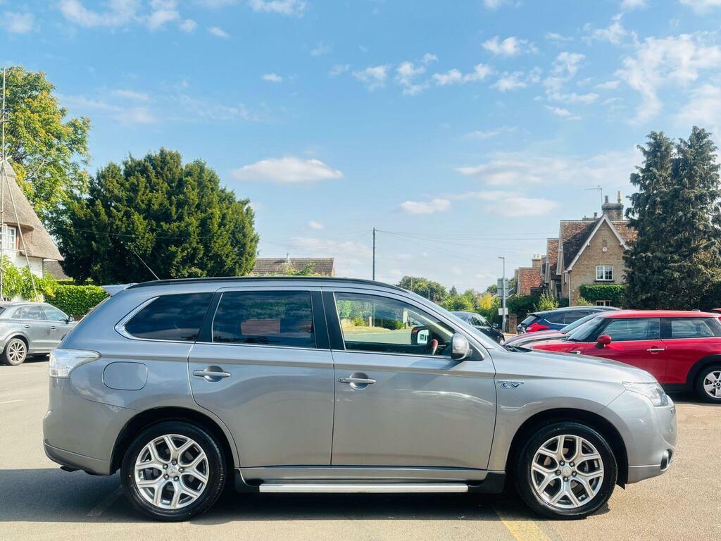 Mitsubishi Outlander 2.0H 12Kwh Gx4h Suv Plug-in Hybrid Cvt White #7