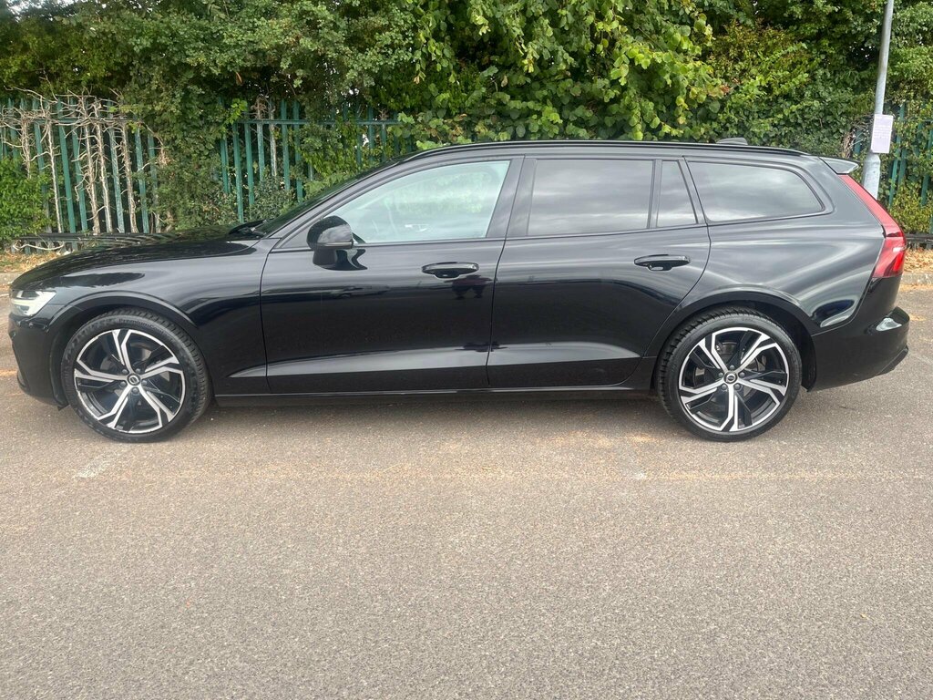 Volvo V60 2.0 B3 Mhev Plus Dct Euro 6 Ss Black #4