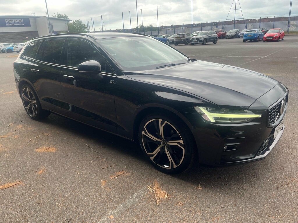 Volvo V60 2.0 B3 Mhev Plus Dct Euro 6 Ss Black