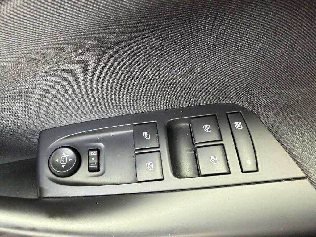 Vauxhall Astra 1.5 Turbo D Business Edition Nav Silver #18
