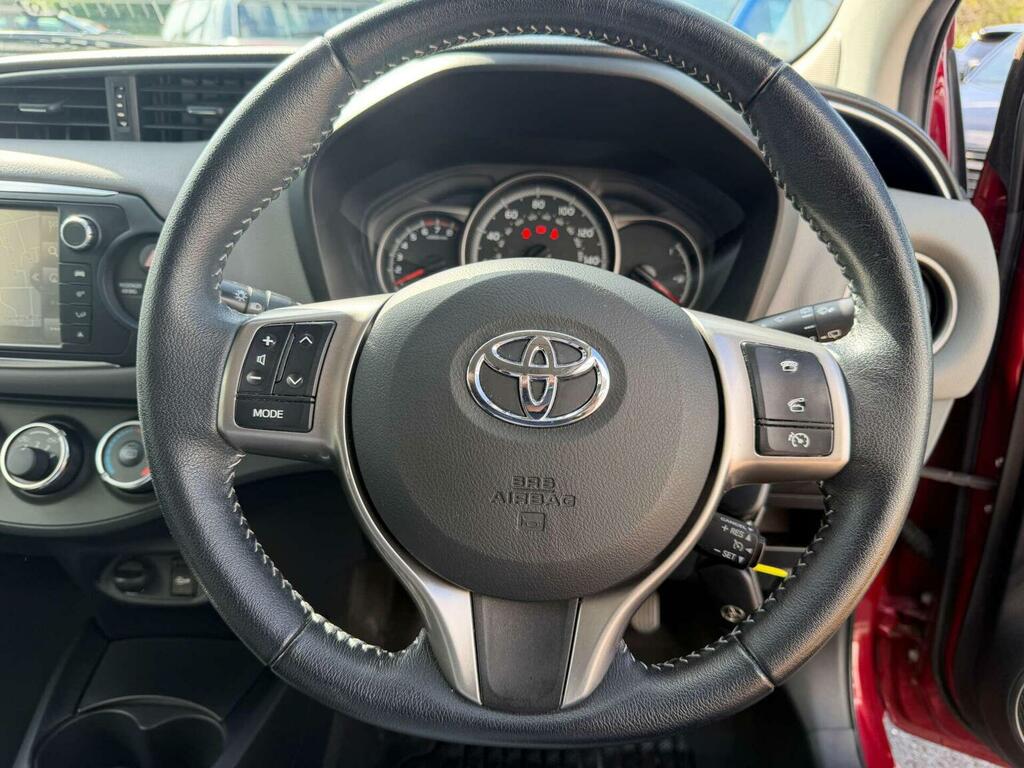 Toyota Yaris 1.33 Dual Vvt-i Icon Euro 6 Red #4