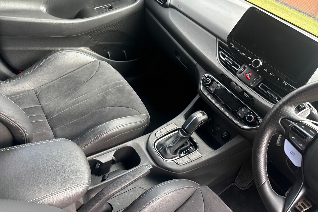 Hyundai I30 1.4 Comfort Euro 4 Red #17