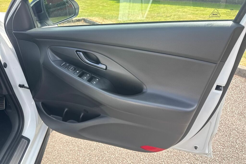 Hyundai I30 1.4 Comfort Euro 4 Red #44