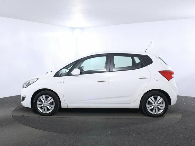Hyundai Ix20 1.6 Active Hatchback Euro 5 123 B White #4