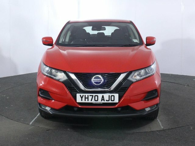 Nissan Qashqai 1.3 Dig-t Acenta Premium Suv Eur YH70AJO Red #2