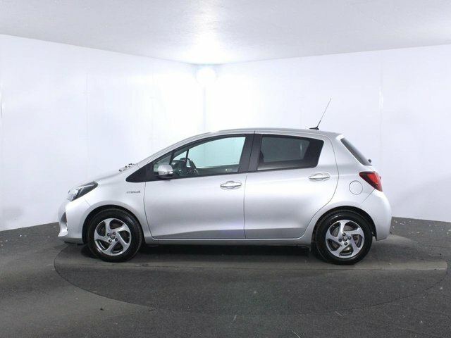 Toyota Yaris 1.5 Vvt-h Icon Hatchback Hybrid E-cvt E DF66NRO Silver #4