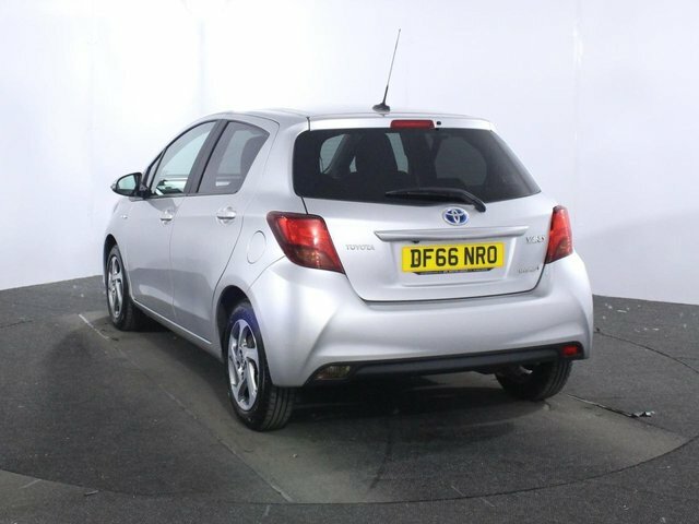 Toyota Yaris 1.5 Vvt-h Icon Hatchback Hybrid E-cvt E DF66NRO Silver #5