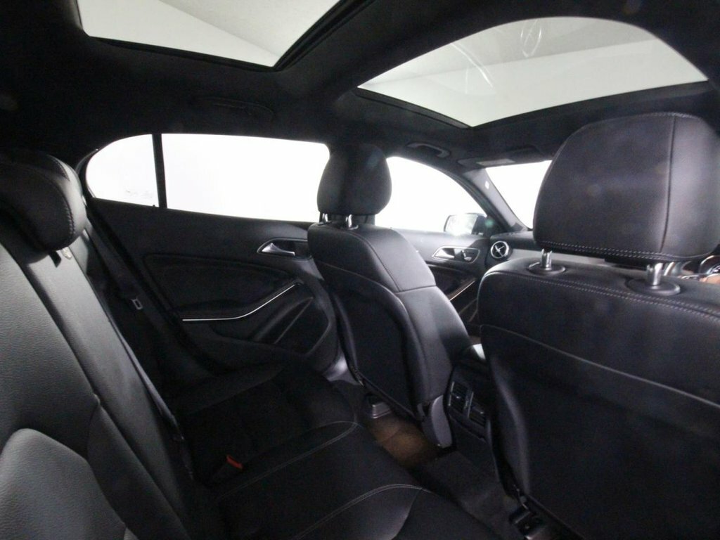 Mercedes-Benz GLA Class Mercedes Benz Gla 1.6 Gla180 Urban Edition Suv ... Red #36
