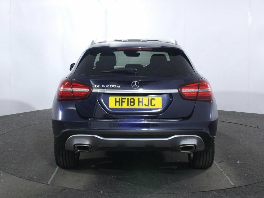 Mercedes-Benz GLA Class Mercedes Benz Gla 1.6 Gla180 Urban Edition Suv ... Red #26