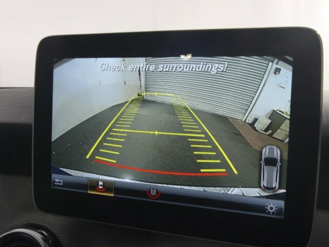 Mercedes-Benz GLA Class Mercedes Benz Gla 1.6 Gla180 Urban Edition Suv ... Red #19
