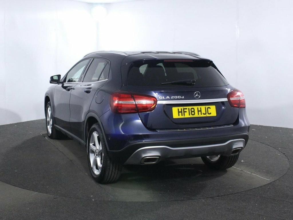 Mercedes-Benz GLA Class Mercedes Benz Gla 1.6 Gla180 Urban Edition Suv ... Red #25