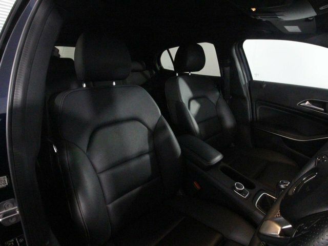 Mercedes-Benz GLA Class Mercedes Benz Gla 1.6 Gla180 Urban Edition Suv ... Red #10