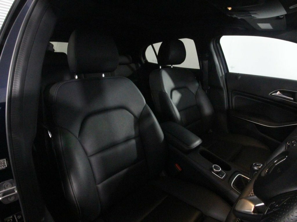 Mercedes-Benz GLA Class Mercedes Benz Gla 1.6 Gla180 Urban Edition Suv ... Red #30