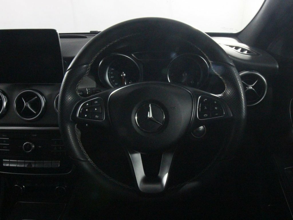 Mercedes-Benz GLA Class Mercedes Benz Gla 1.6 Gla180 Urban Edition Suv ... Red #34