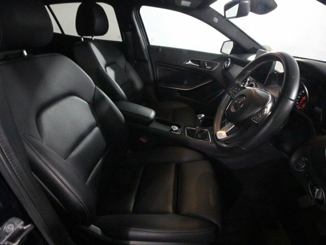 Mercedes-Benz GLA Class Mercedes Benz Gla 1.6 Gla180 Urban Edition Suv ... Red #9
