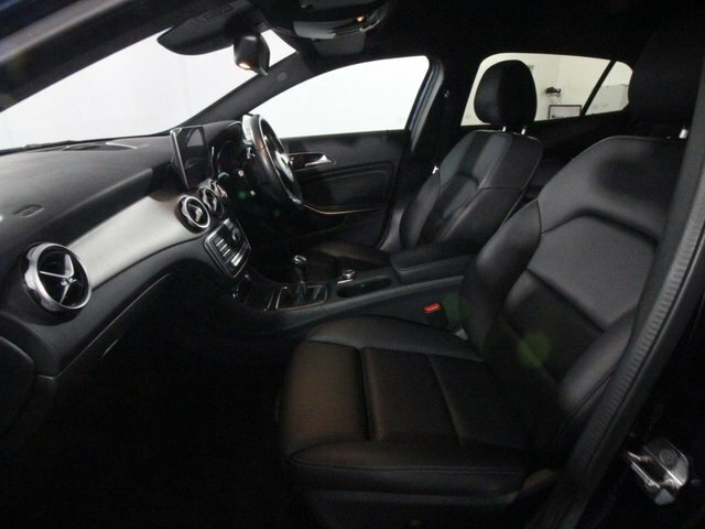 Mercedes-Benz GLA Class Mercedes Benz Gla 1.6 Gla180 Urban Edition Suv ... Red #11