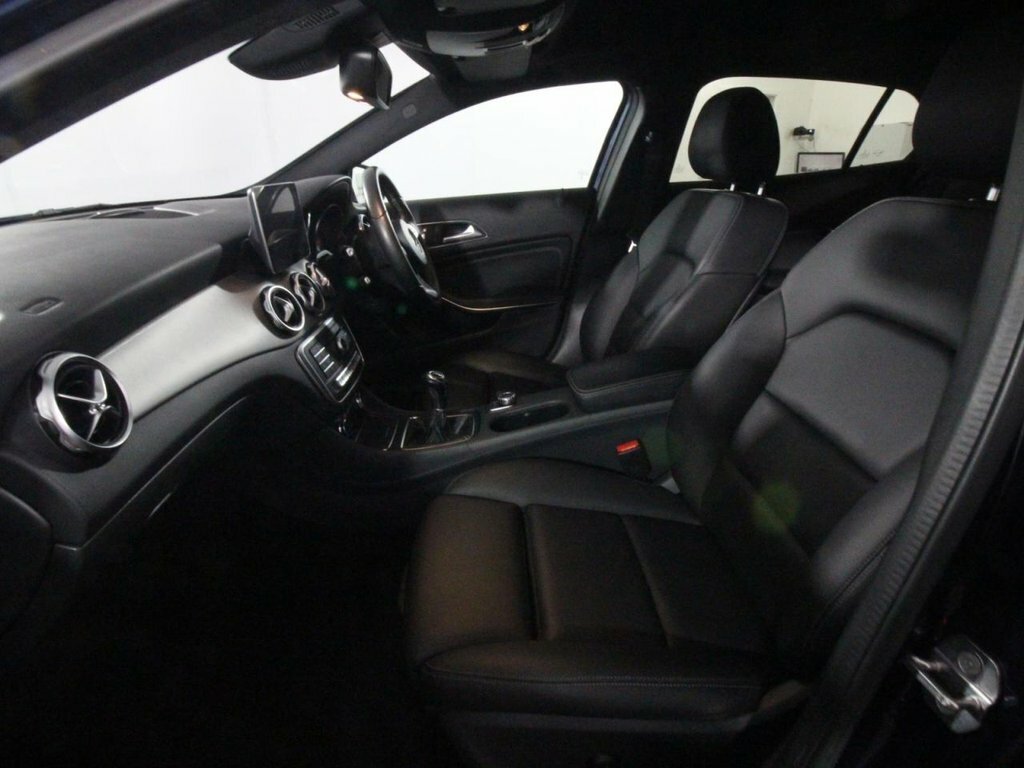 Mercedes-Benz GLA Class Mercedes Benz Gla 1.6 Gla180 Urban Edition Suv ... Red #31