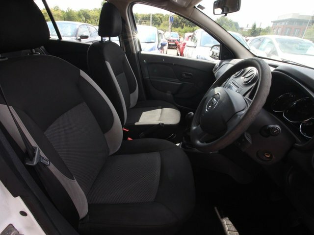 Dacia Sandero 1.2 Ambiance Hatchback Euro 6 7 Red #9