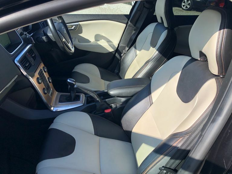 Volvo V40 Cross Country Hatchback Gold #15