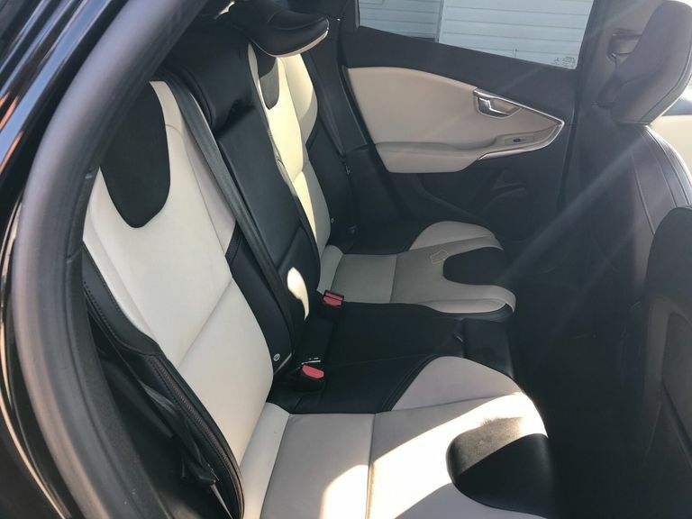 Volvo V40 Cross Country Hatchback Gold #16