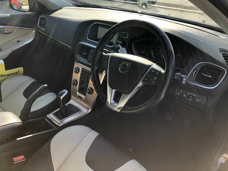 Volvo V40 Cross Country Hatchback Gold #13