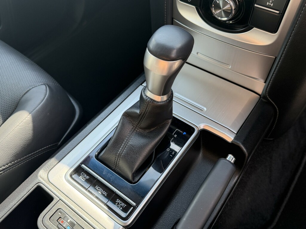 Toyota Land Cruiser 2.8Ltr D Grey #32