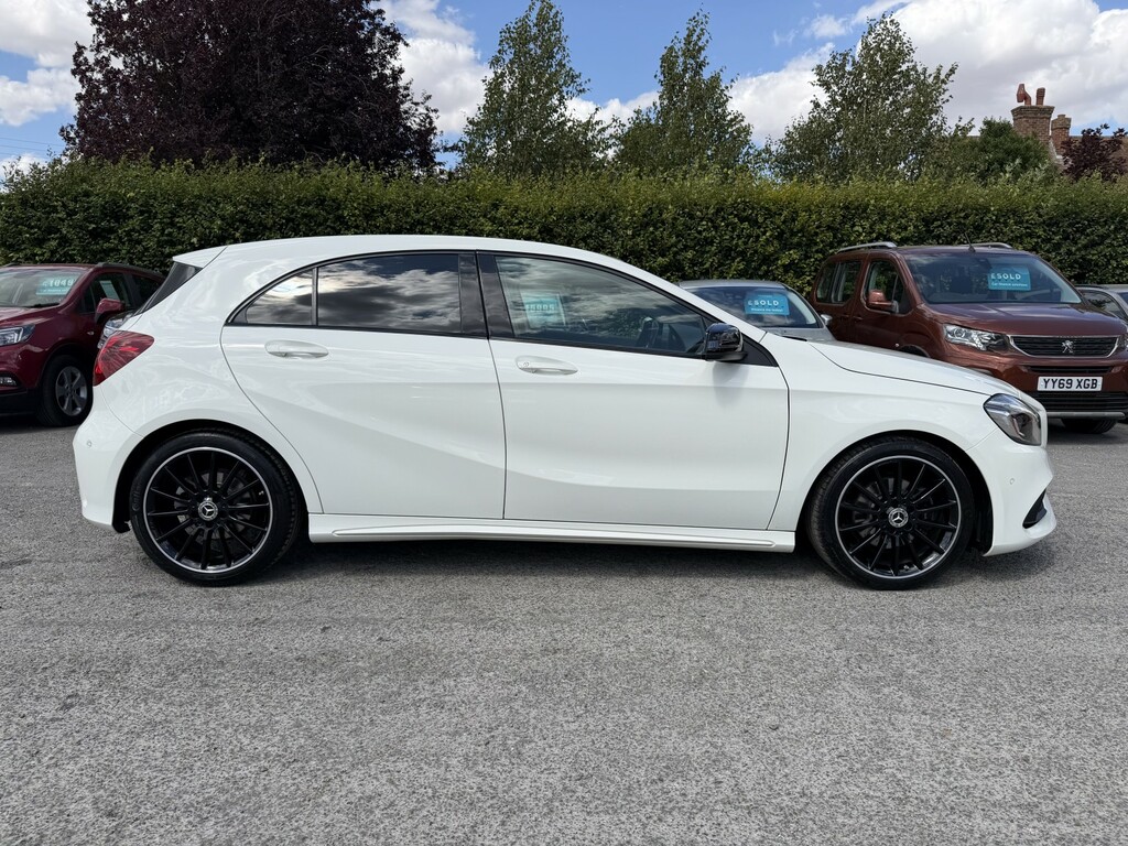 Mercedes-Benz A Class Hatchback 2.1 A200d Amg Line 2017 FV17OXM White #5