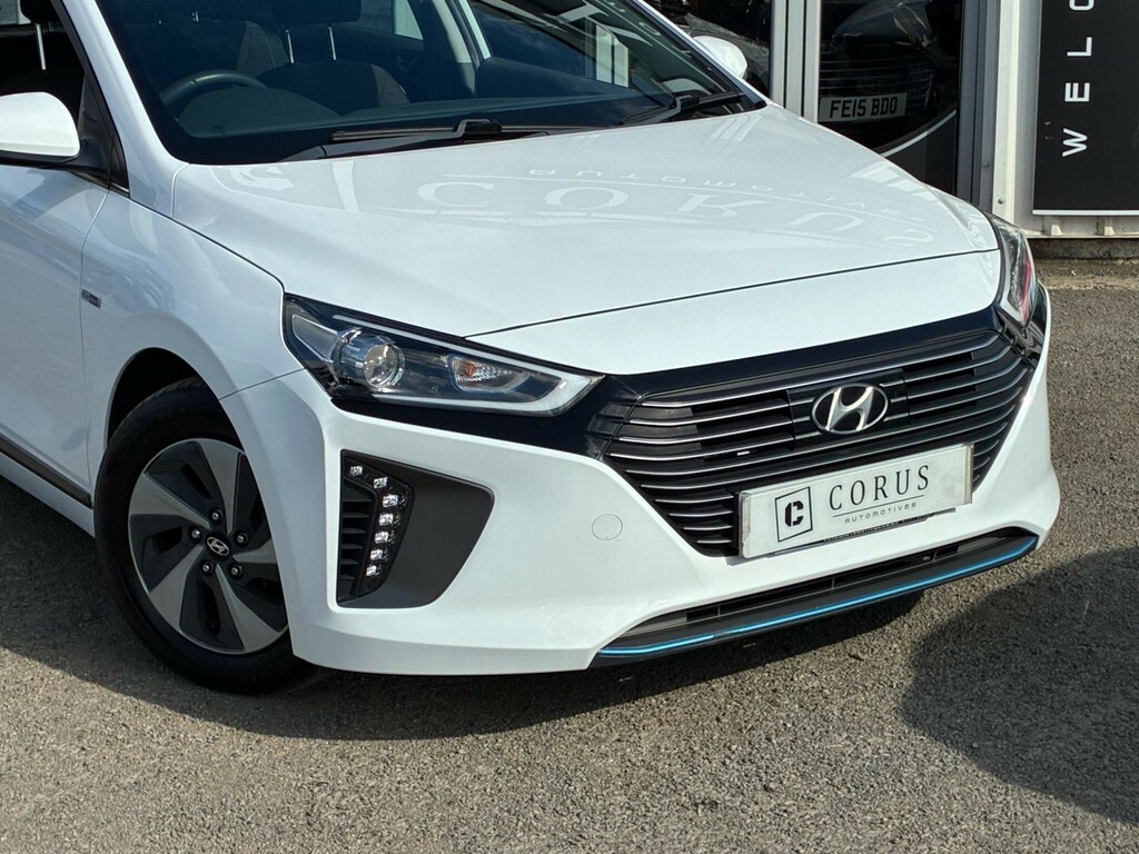 Hyundai Ioniq Hatchback 1.6 H-gdi Premium Dct Euro 6 Ss White #6