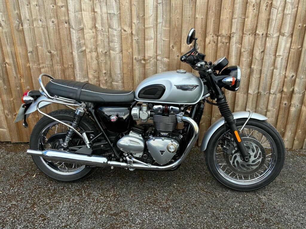 Triumph Roadster Roadsterretro 1200 Euro 4 201767 Silver
