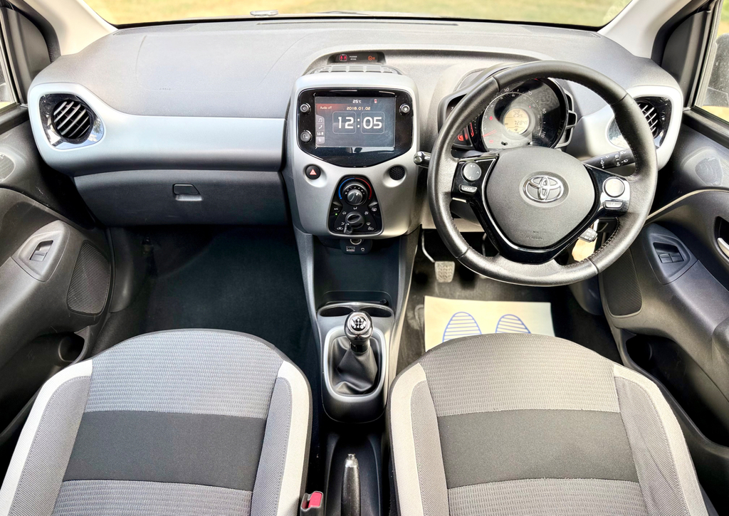 Toyota Aygo 1.0 Vvt-i X-play Hatchback Euro FG71HGD #6