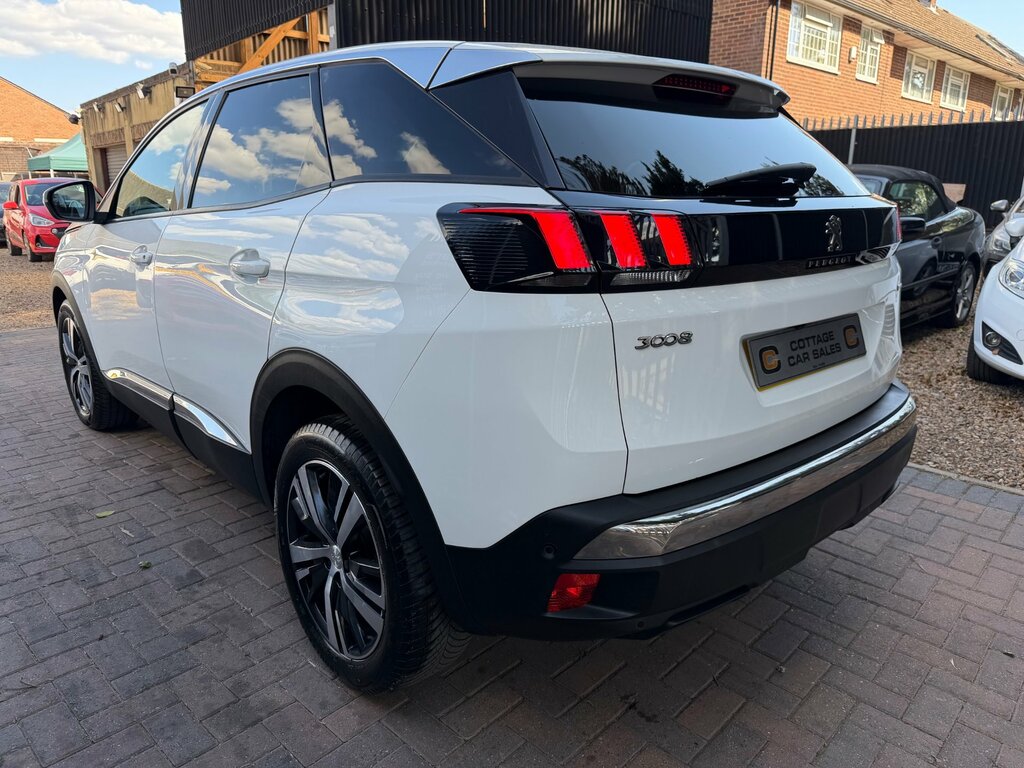 Peugeot 3008 1.2 Puretech Allure Suv Euro 6 White #4