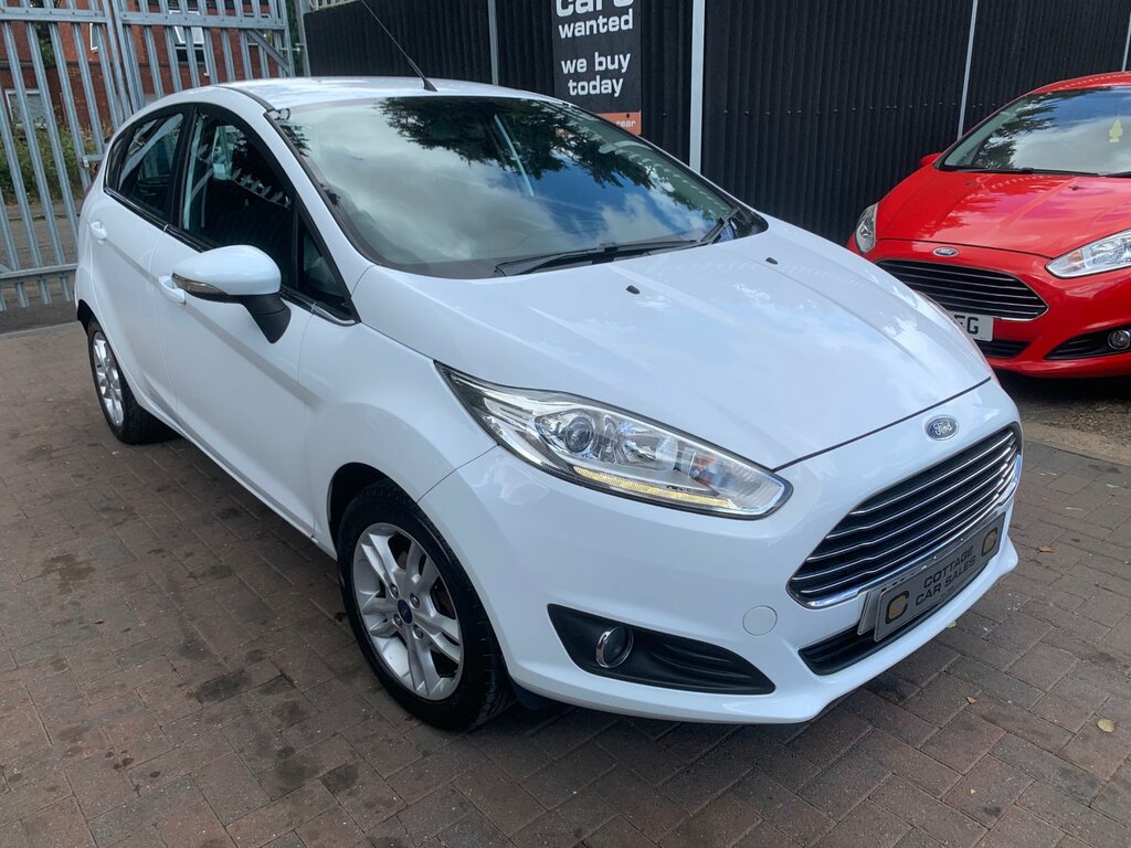 Ford Fiesta 1.0T Ecoboost Zetec Hatchback Eu White