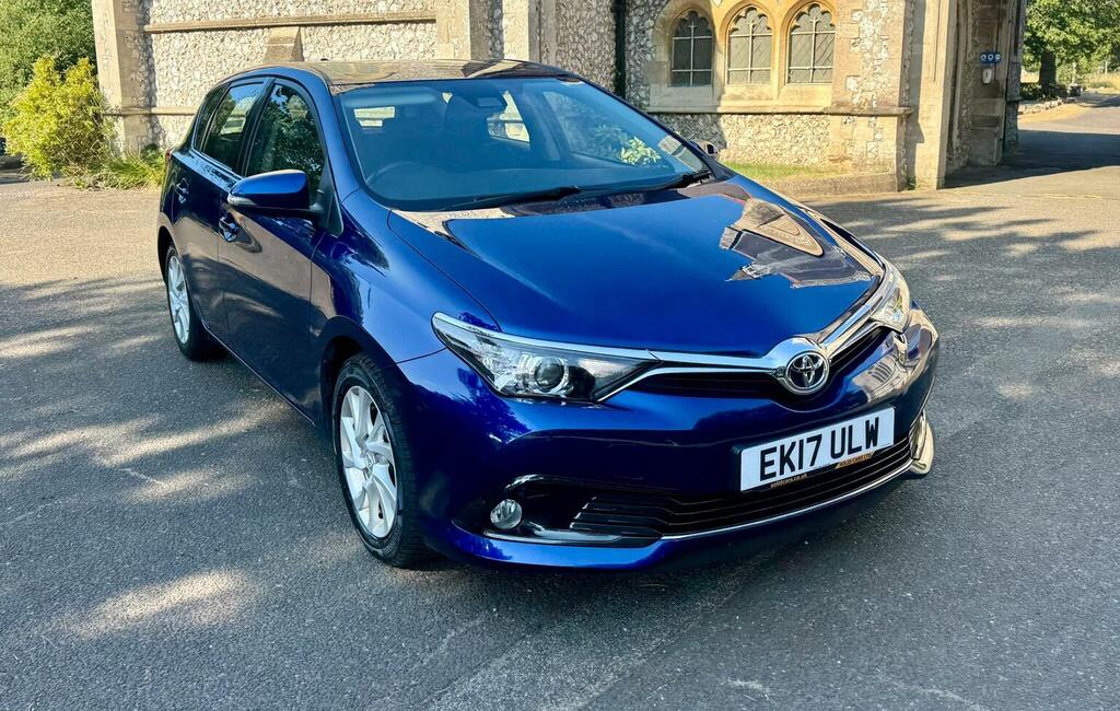 Toyota Auris Hatchback 1.2 Vvt-i Icon Euro 6 Ss Safety EK17ULW Blue #4