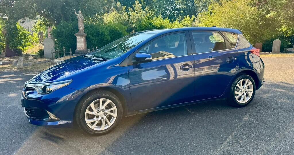 Toyota Auris Hatchback 1.2 Vvt-i Icon Euro 6 Ss Safety EK17ULW Blue #2