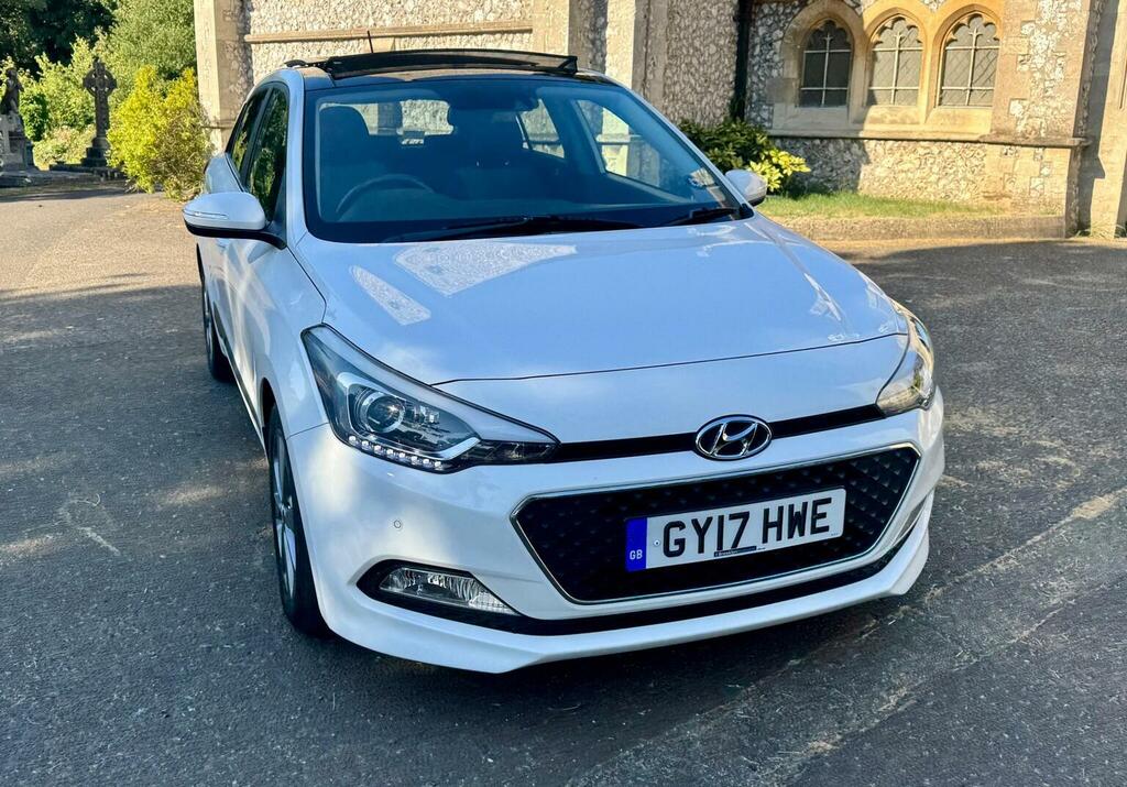 Hyundai I20 Hatchback 1.4 Premium Se Nav Euro 6 2017 White #4