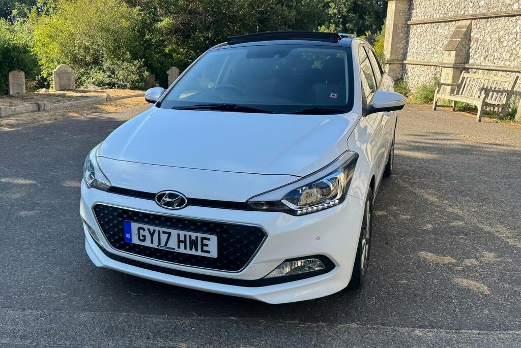Hyundai I20 Hatchback 1.4 Premium Se Nav Euro 6 2017 White