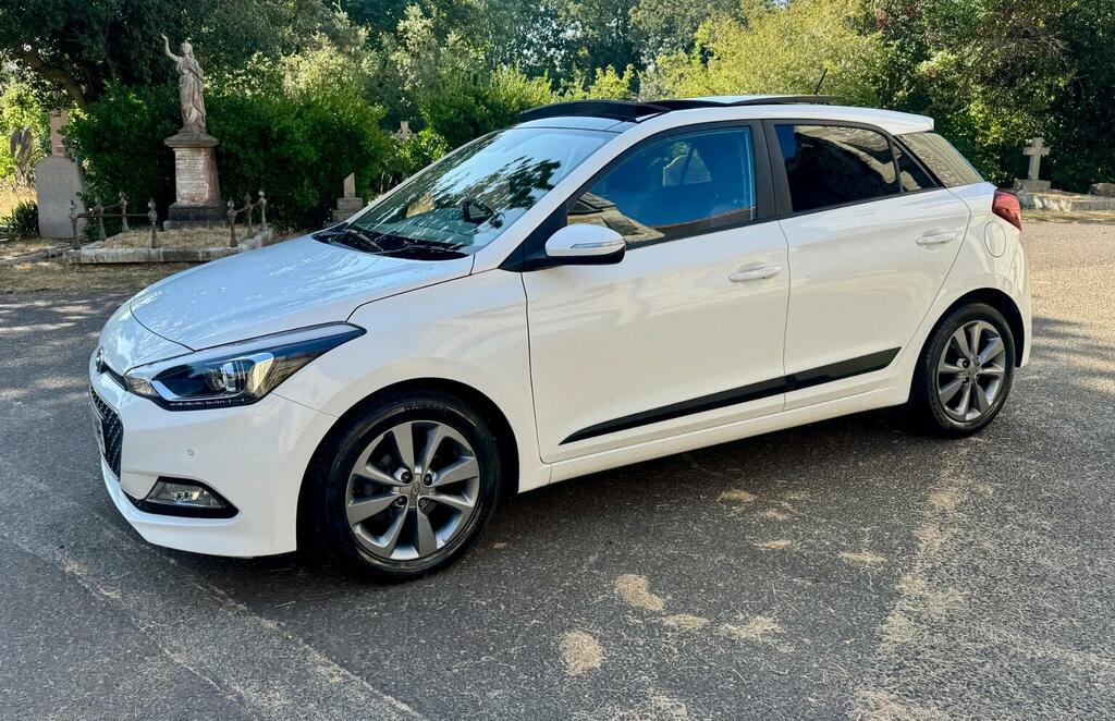 Hyundai I20 Hatchback 1.4 Premium Se Nav Euro 6 2017 White #2