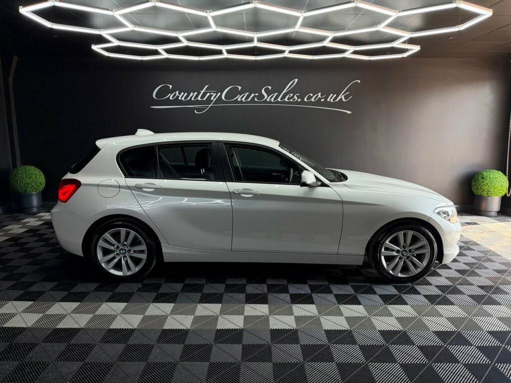 BMW 1 Series 2.0 120D Sport Hatchback Xdrive Eu White #2