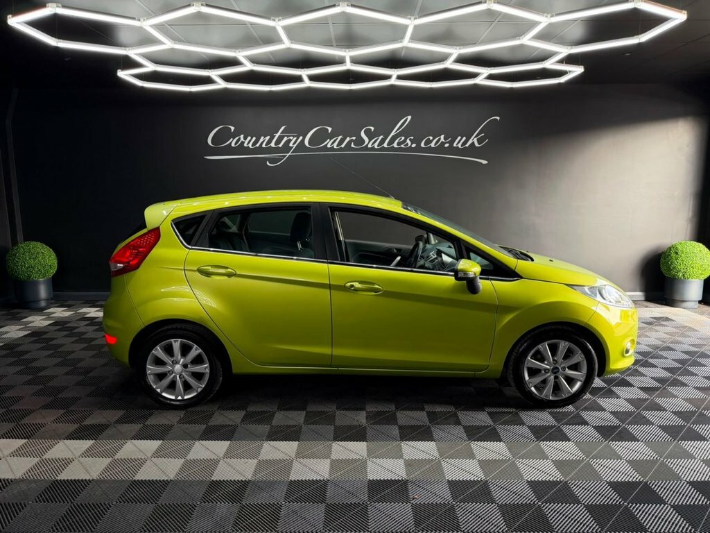Ford Fiesta 1.4 Zetec Hatchback 133 Gkm, 9 ND09YLU Green #2