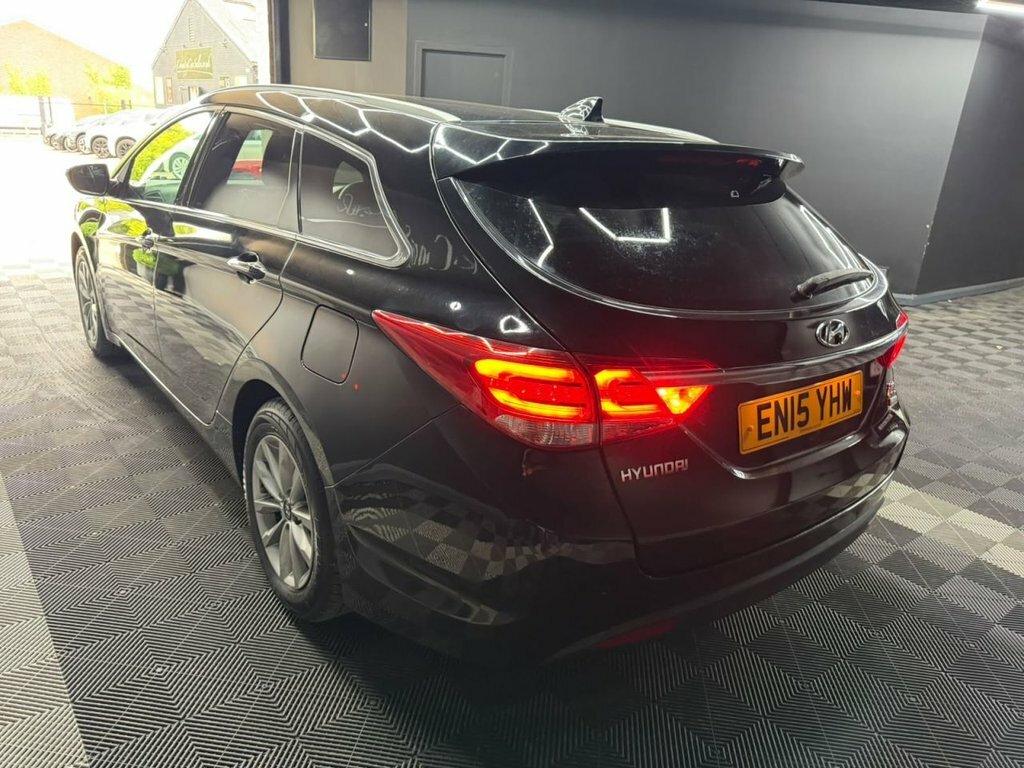 Hyundai I40 1.7 Crdi Blue Drive Se Nav Tourer Manua Black #4