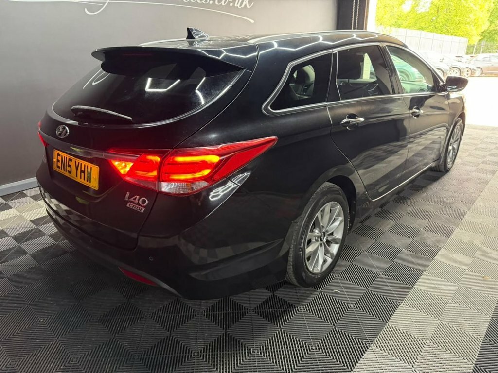 Hyundai I40 1.7 Crdi Blue Drive Se Nav Tourer Manua Black #3
