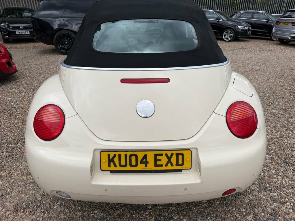 Volkswagen Beetle 2.0 S Cabriolet Euro 4 115 Ps Beige #4