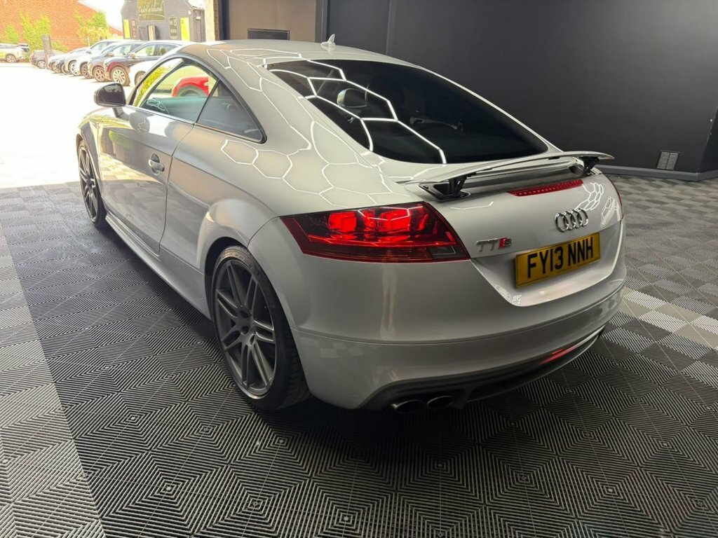 Audi TTS 2.0 Tfsi Black Edition Coupe S Tronic Q Black #4