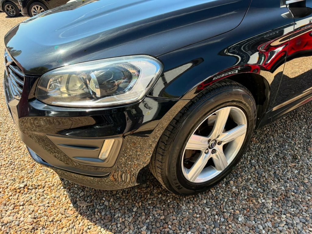 Volvo XC60 2.0 T5 Momentum Awd Geartronic Black #23